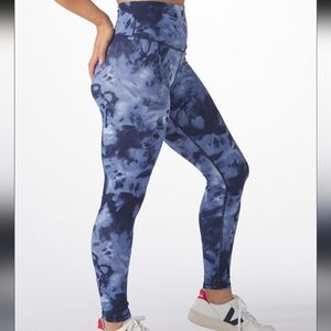 Glyder Blue and White Ribbed Leggings